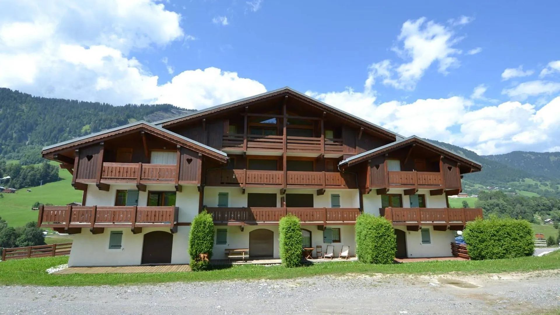 Appartement Au Pied Des Pistes Avec Grande Terrasse Et Parking - Fr-1-505-36 Flumet 0*,  France